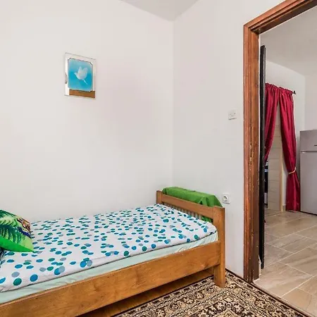 Apartment Alma *