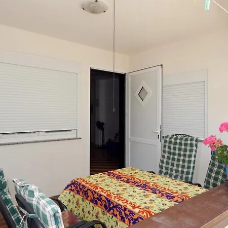 Apartment Alma *